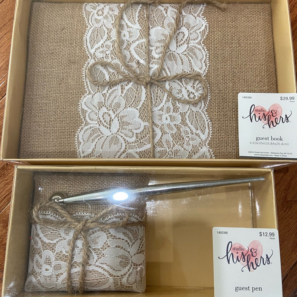 Burlap guest book and pen